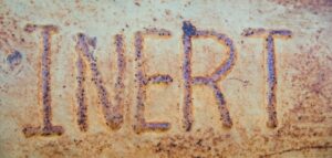 cuve fioul avec l'inscription inertage sur la face